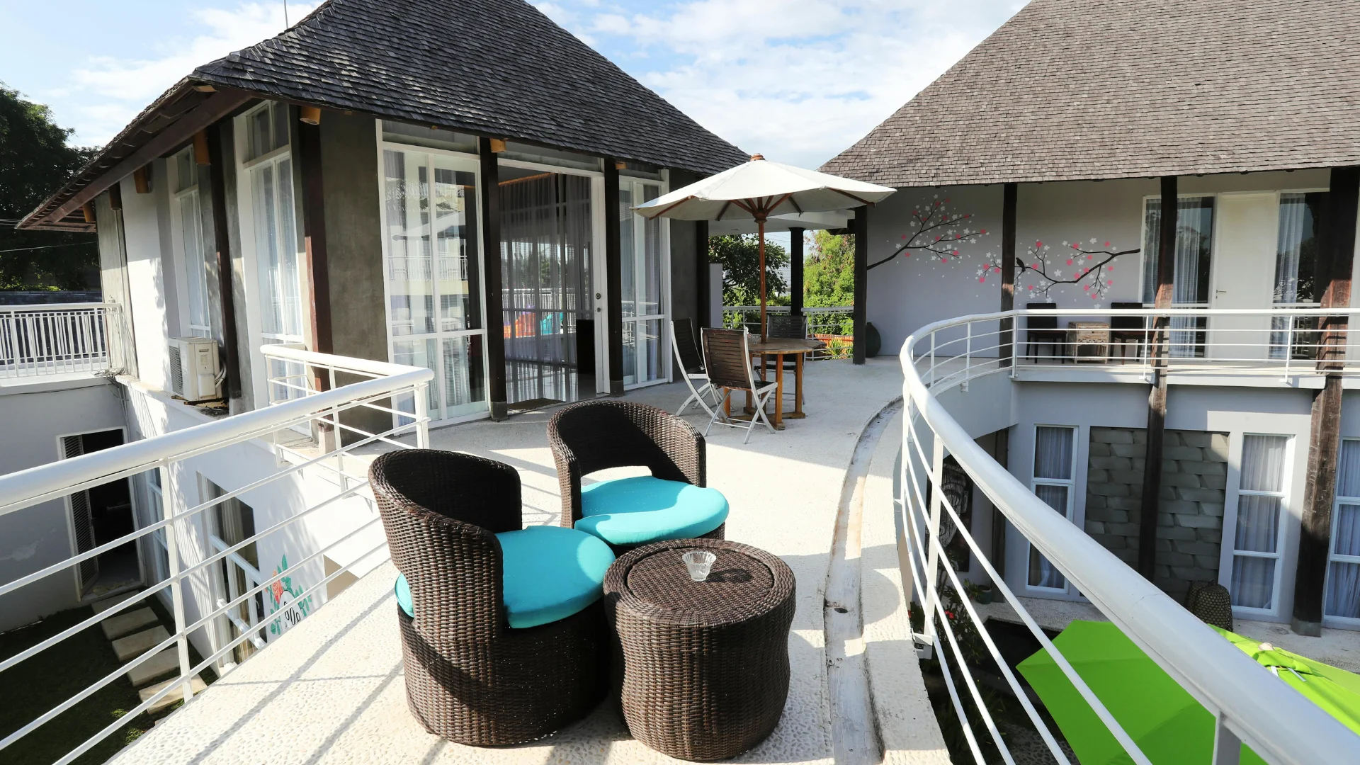 Tropical _ Resort-Style